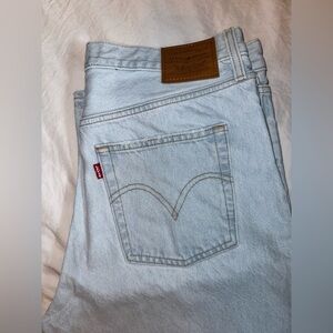 Levi’s Ribcage Ankle Straight Jeans